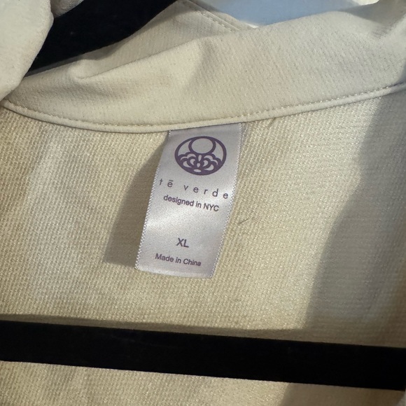 Te Verde Cream Utility Jacket with Adjustable Fit - Picture 2 of 3